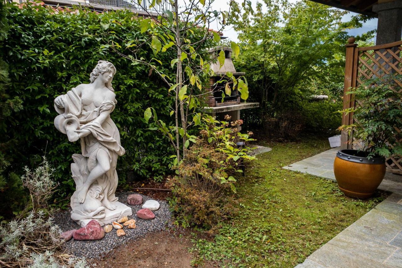 Le Petit Palais Villa Plesio Exterior foto